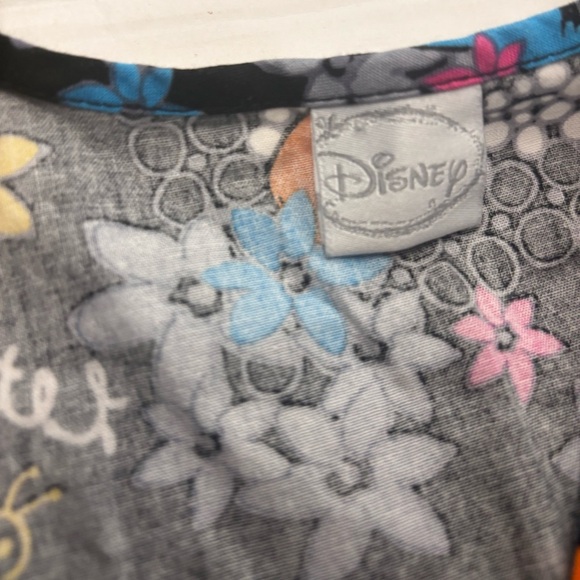 Disney Winnie Let’s be Friends! Scrub top woman’s XL - Picture 2 of 2